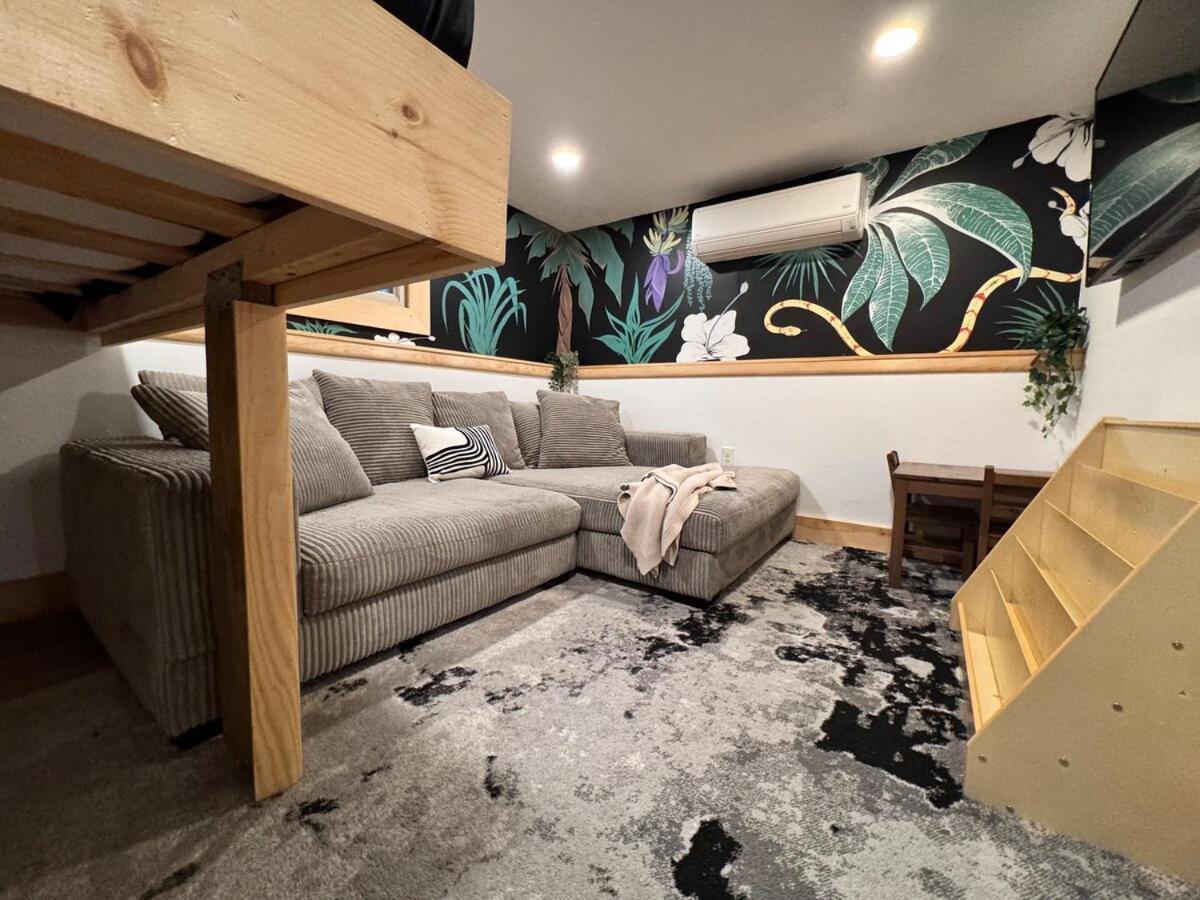 1hr From Nyc Near To Parks, Downtwn, Hikes Holiday home