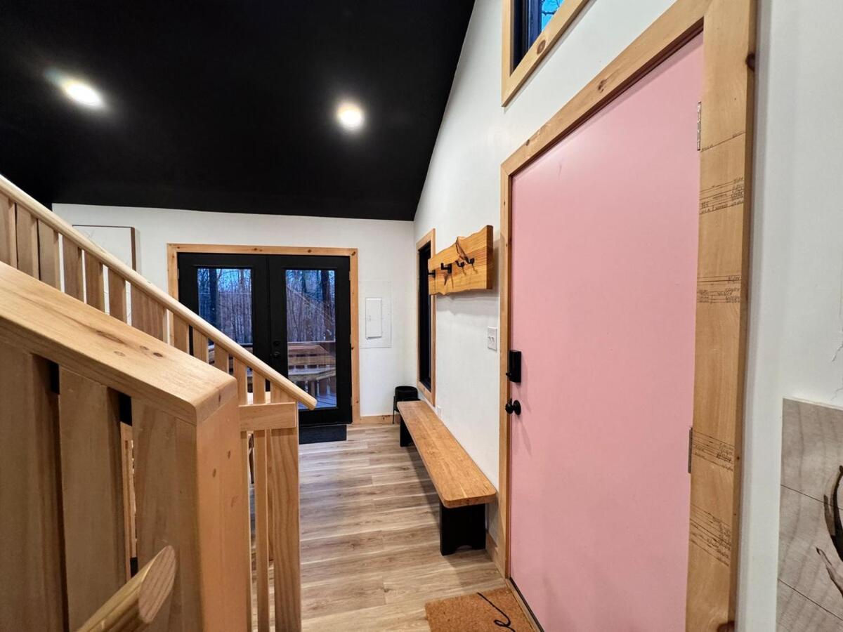1hr From Nyc Near To Parks, Downtwn, Hikes Holiday home